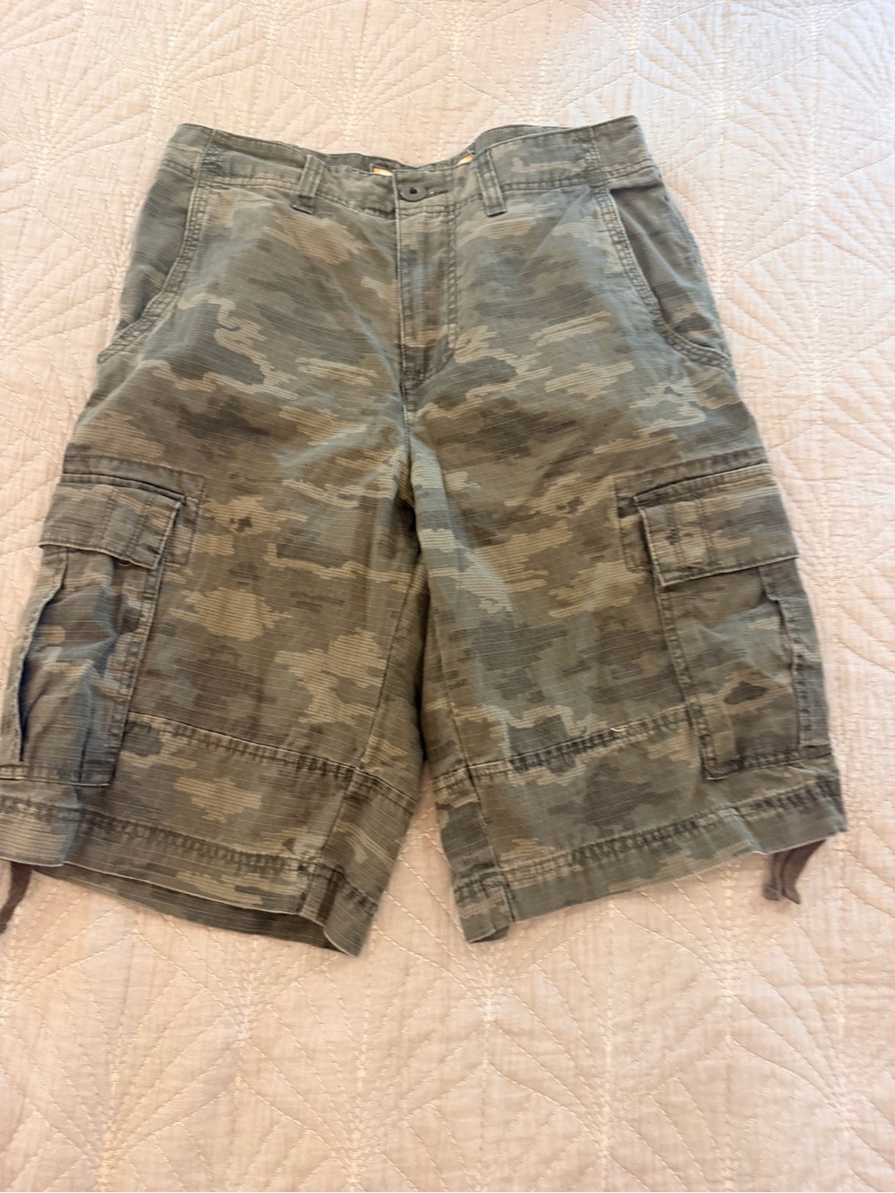 urban pipeline Men's Camo Cargo Shorts - Green/Gray